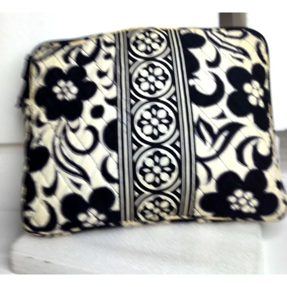 Vera Bradley Night and Day Retired Quilted Laptop Portfolio Case Black  & White